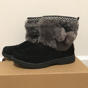UGG Brie; BLK SZ 06